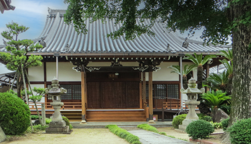 尊重寺境内墓地