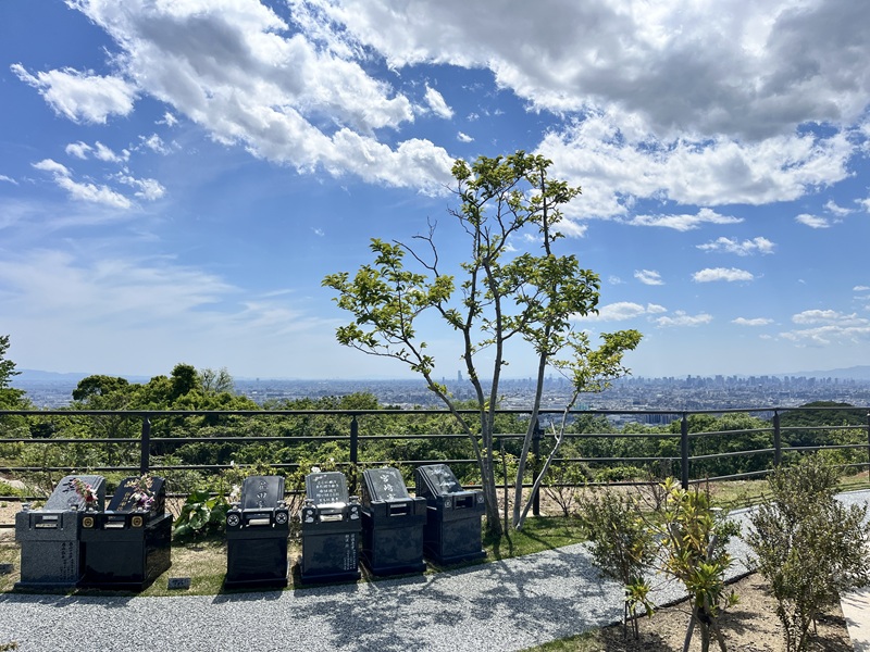大阪霊園は五月晴れ